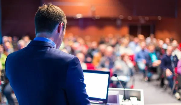 Başarılı Bir Konuşma FOTO: Konuşma Teknikleri